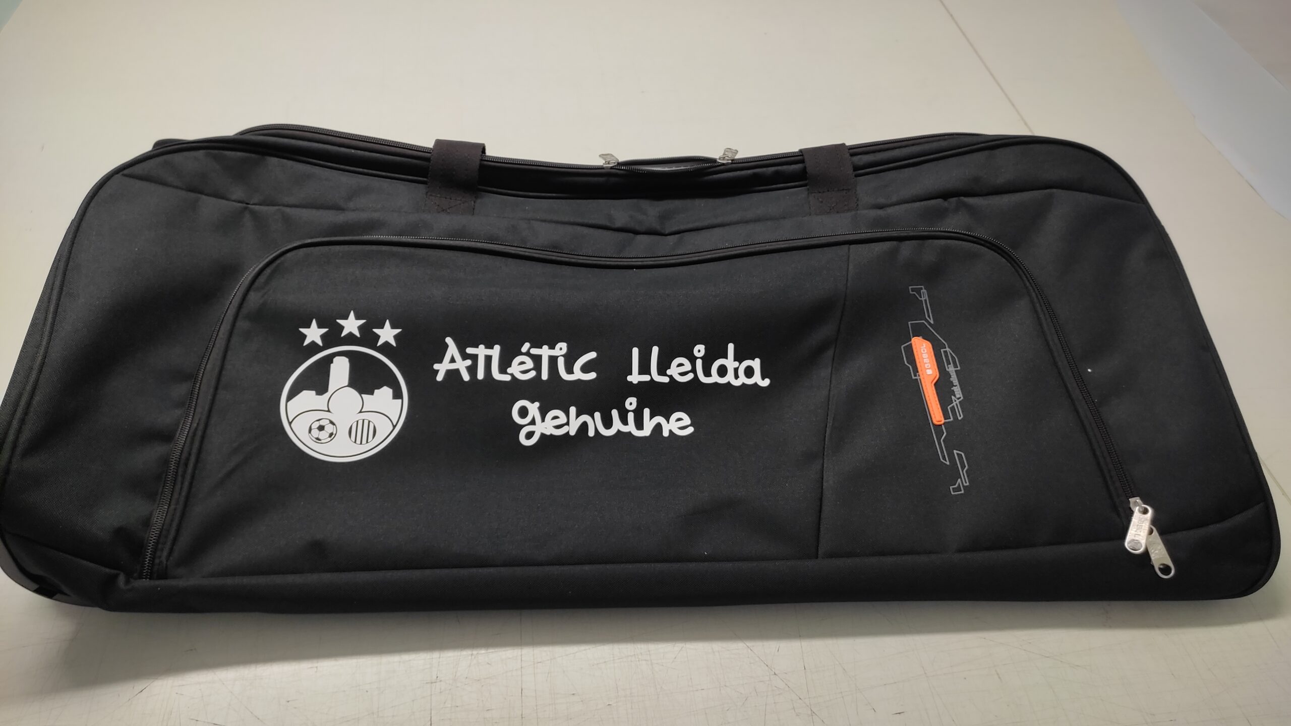 Bordado en estampación textil para ropa personalizada.