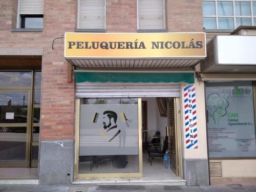 PELUQUERIA-NICOLAS-FACHADA-2